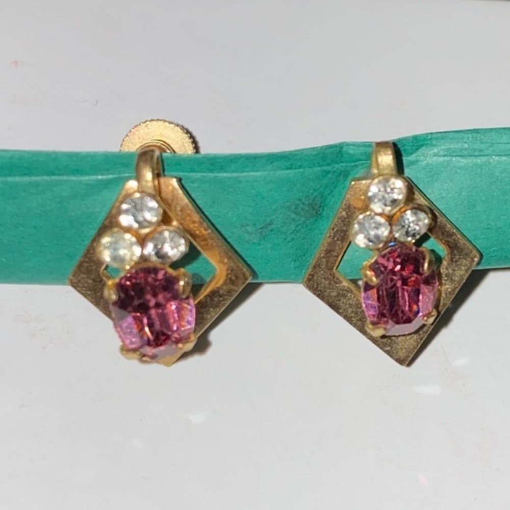 Vintage screw back rhinestone earrings